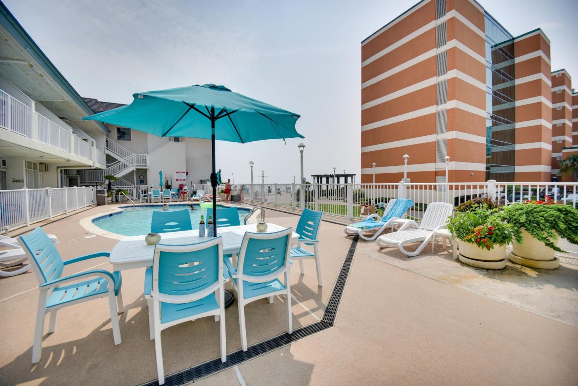 Chic Virginia Beach Retreat - Pool, Steps To Beach Eksteriør billede